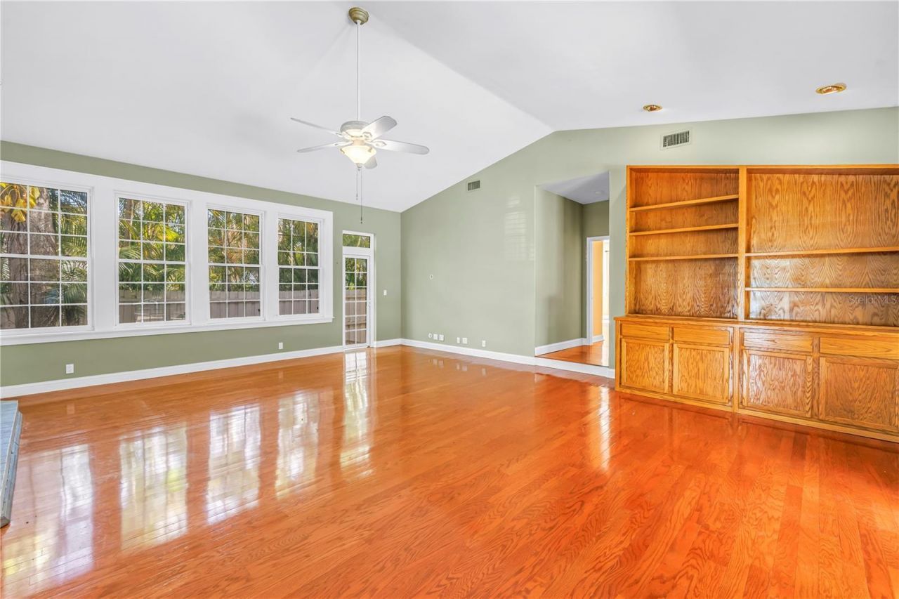 546 26th Avenue N, Saint Petersburg, FL 33704 Photo