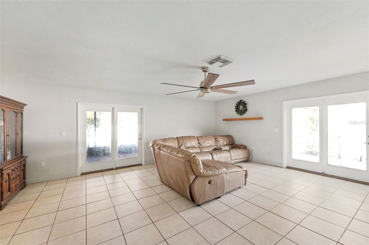 5967 102nd Avenue N, Pinellas Park, FL 33782 Photo