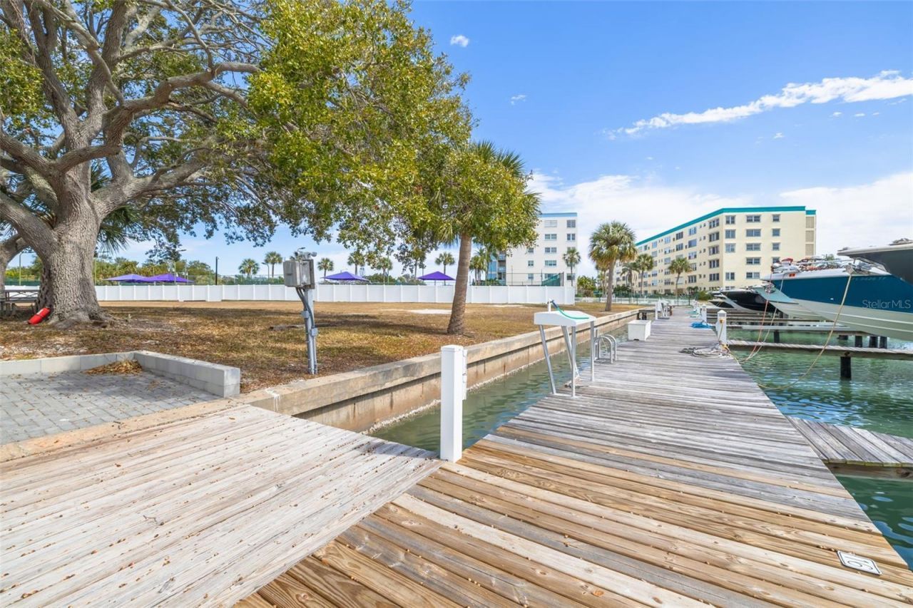 5814 Skimmer Point Boulevard S, Gulfport, FL 33707 Photo