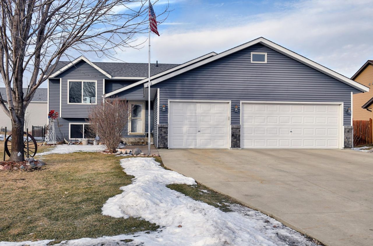 122 Dogwood Street Ne, Lonsdale, MN 55046 Main Photo
