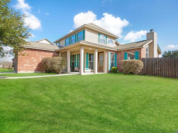 20006 Bur Oak Dr, Zachary, LA 70791