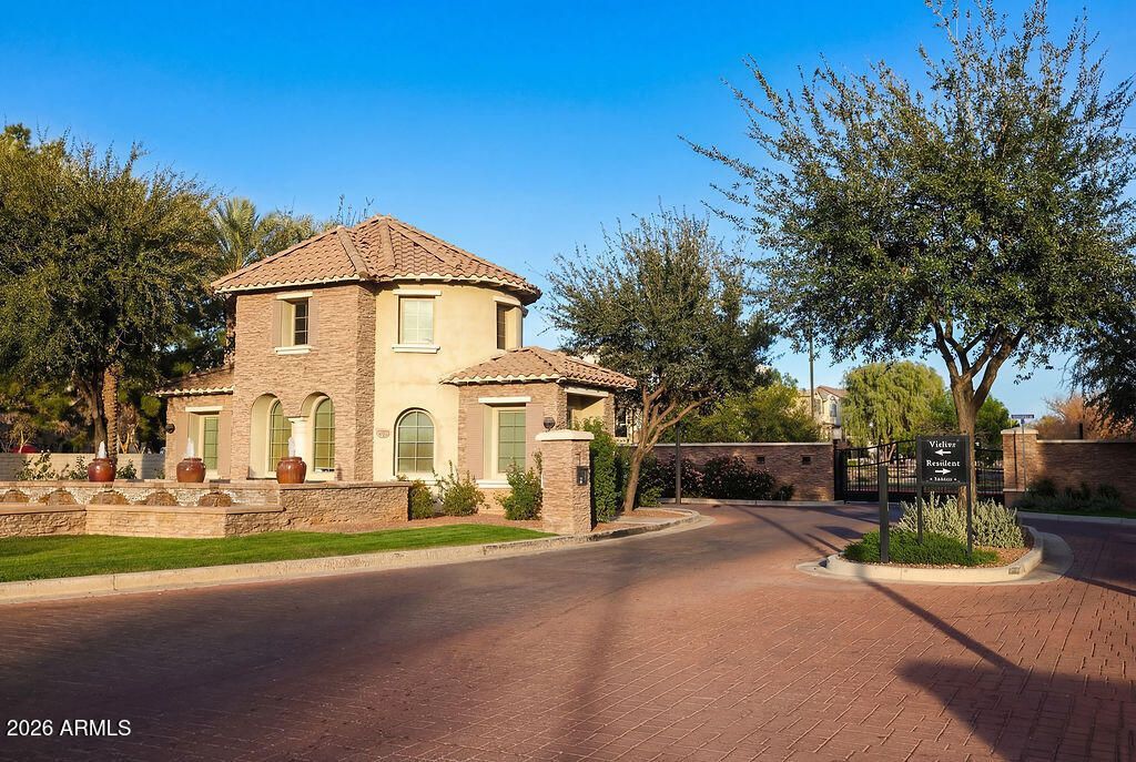 1711 E Chelsea Lane, Gilbert, AZ 85295 Main Photo