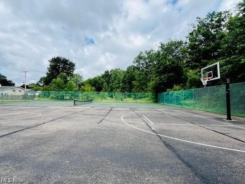 9552 Fernwood Drive, Olmsted Falls, OH 44138 Photo 18