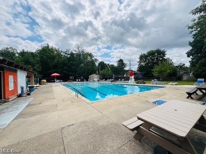 9552 Fernwood Drive, Olmsted Falls, OH 44138 Photo 19