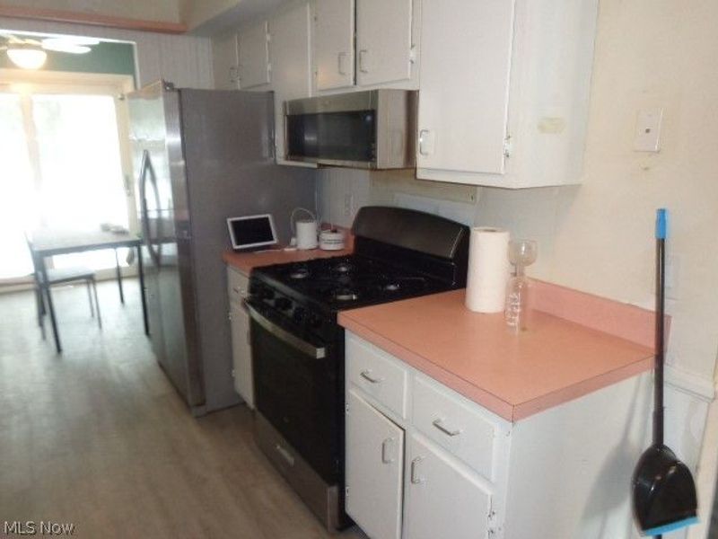 9552 Fernwood Drive, Olmsted Falls, OH 44138 Photo 8