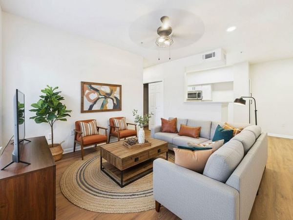 2320 Gracy Farms LN, Unit 323, Austin, TX 78758