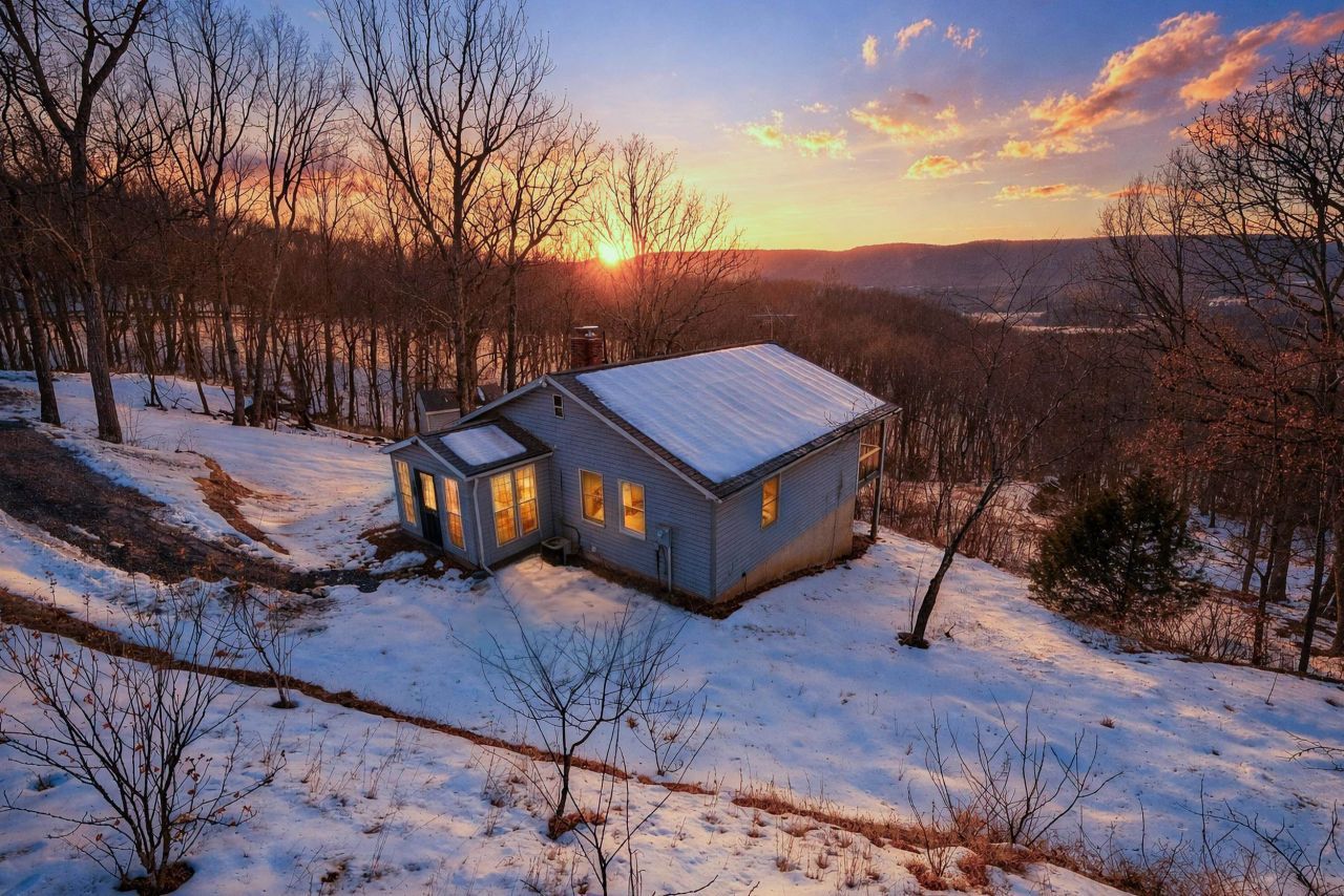 99 Laurel Ln, Fort Valley, VA 22652 Main Photo