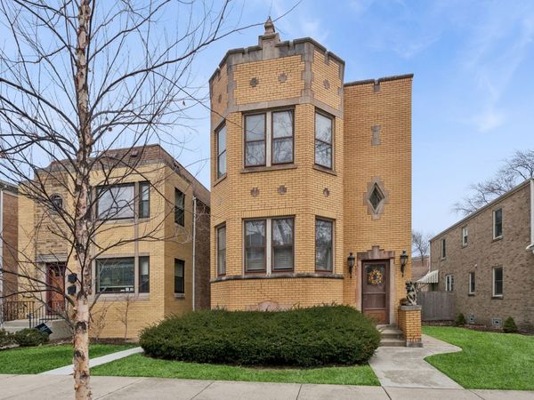 5907 N Virginia Avenue, Chicago, IL 60659