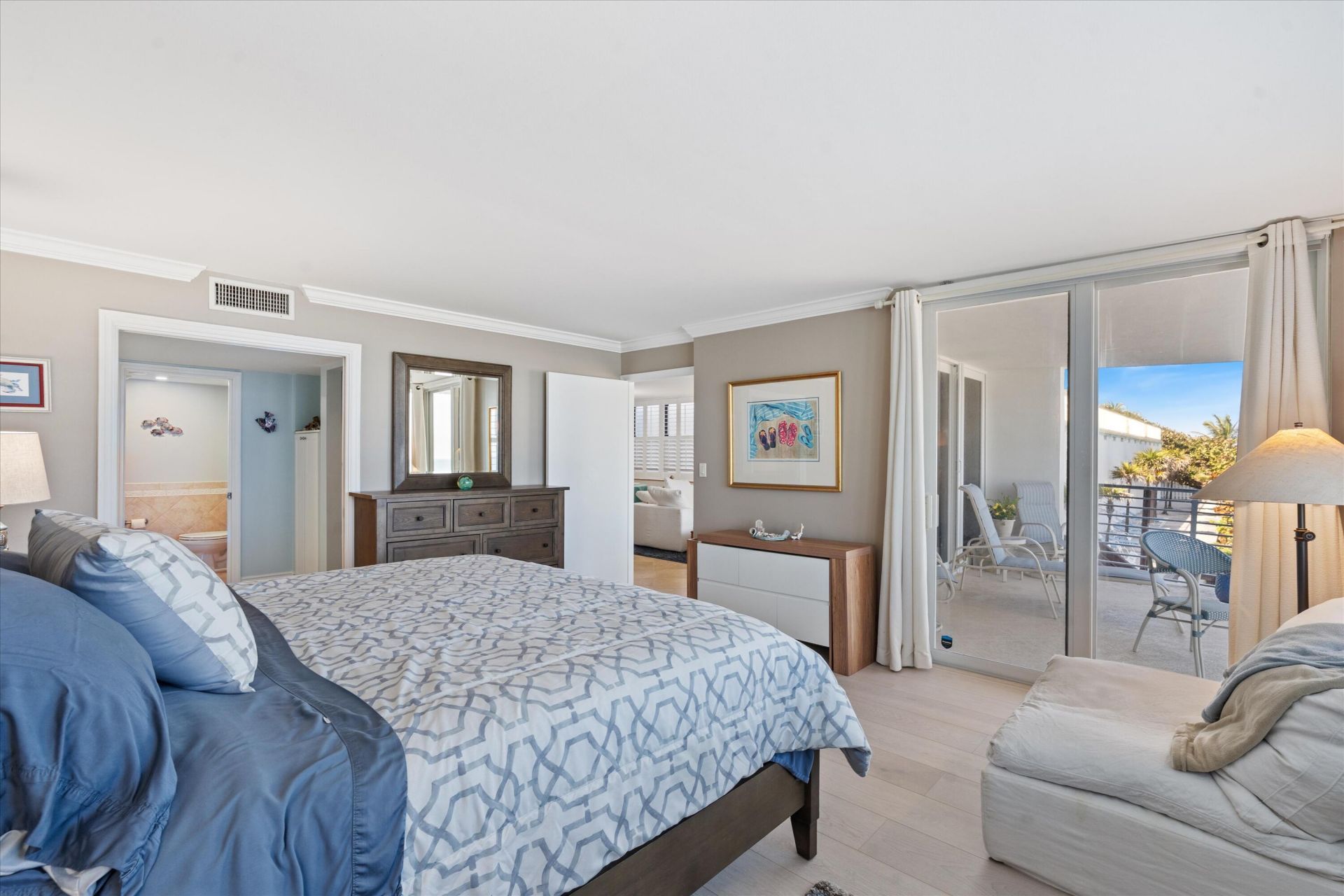 900 Ocean Drive, Unit 107, Juno Beach, FL 33408 Photo