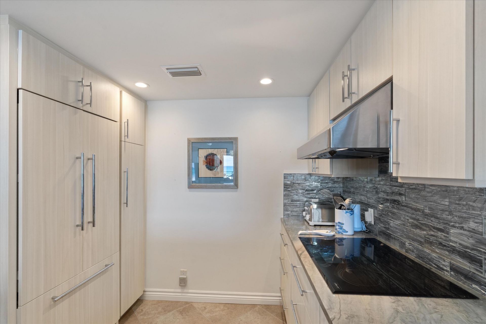 900 Ocean Drive, Unit 107, Juno Beach, FL 33408 Photo