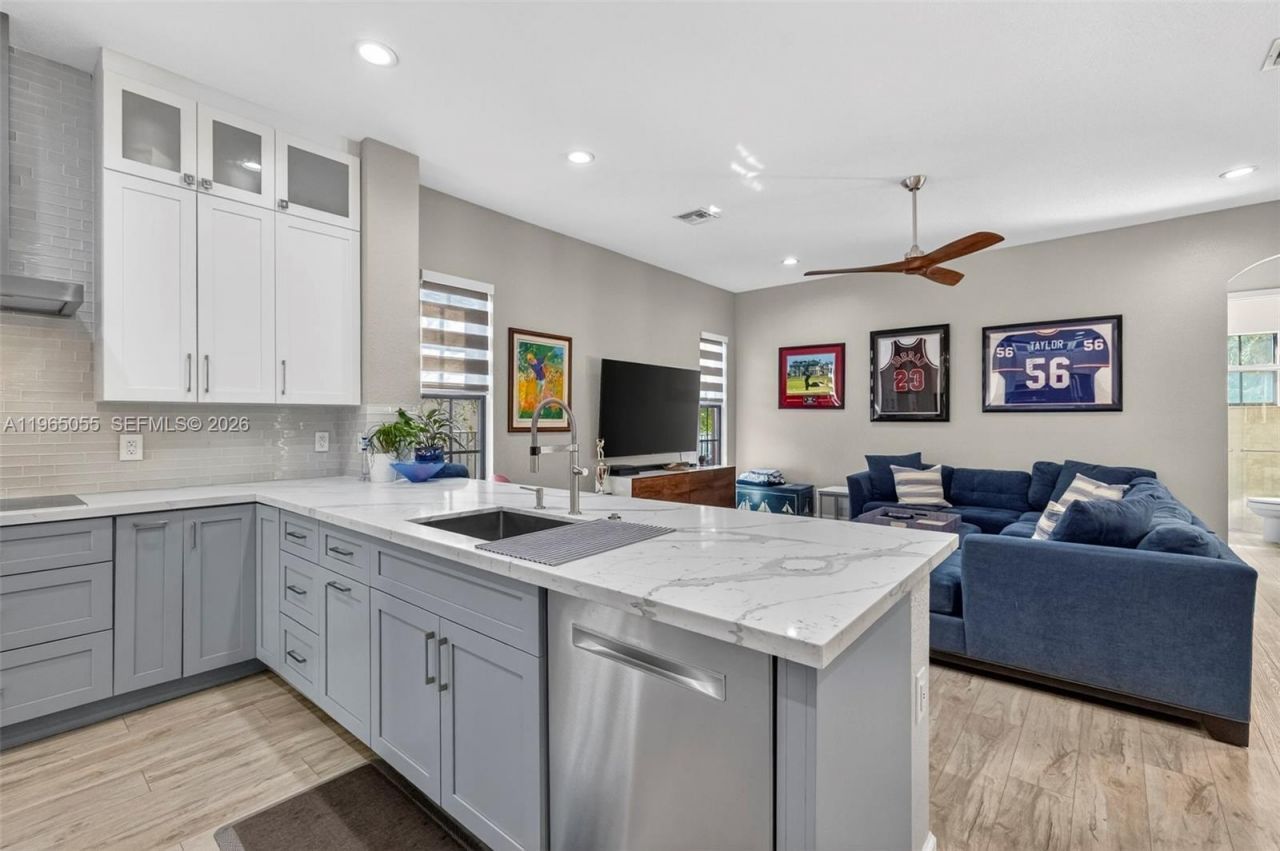 8782 NW 41st St, Cooper City, FL 33024 Photo