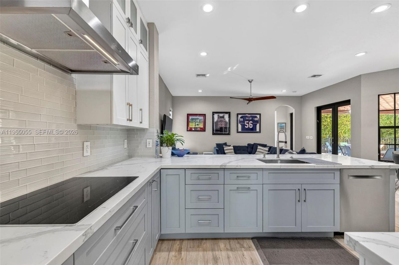 8782 NW 41st St, Cooper City, FL 33024 Photo