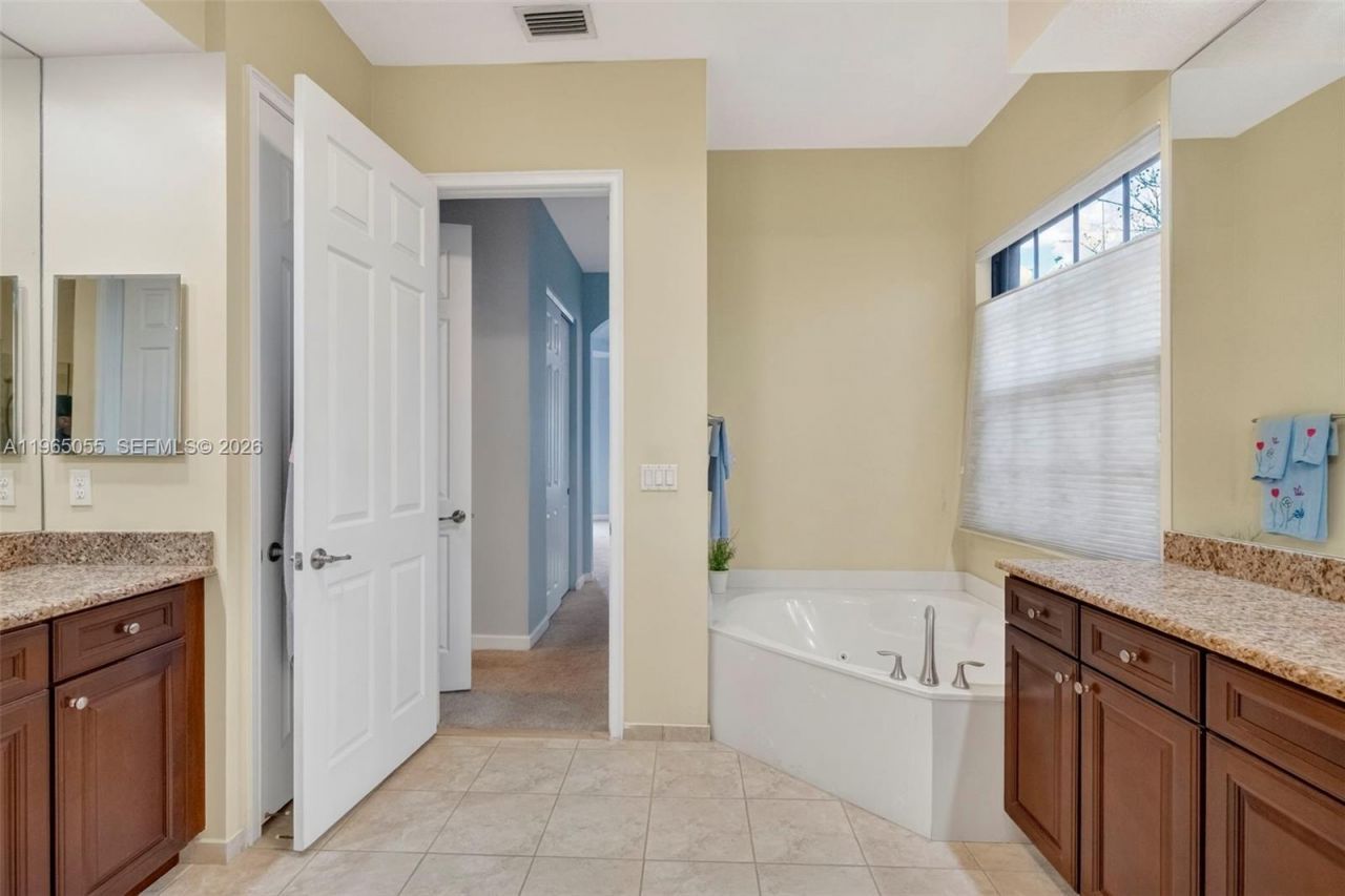 8782 NW 41st St, Cooper City, FL 33024 Photo