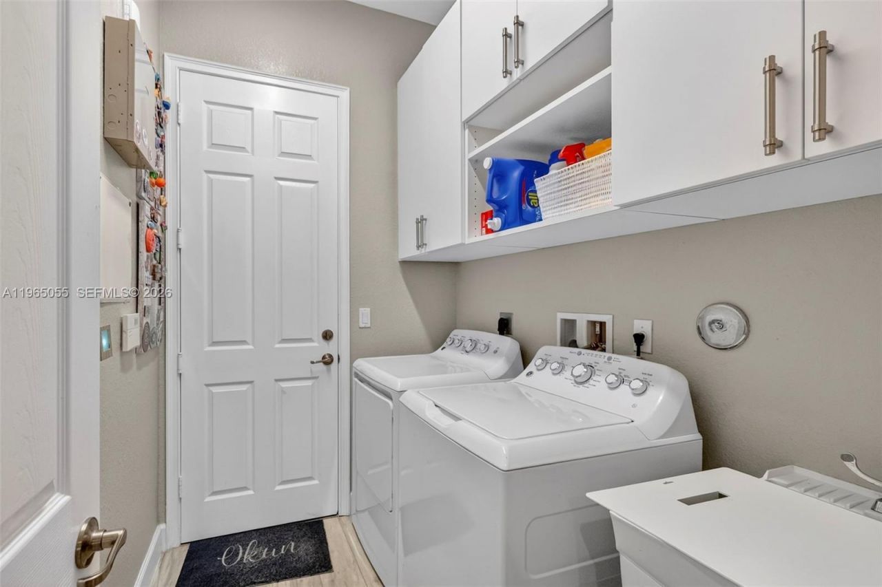 8782 NW 41st St, Cooper City, FL 33024 Photo