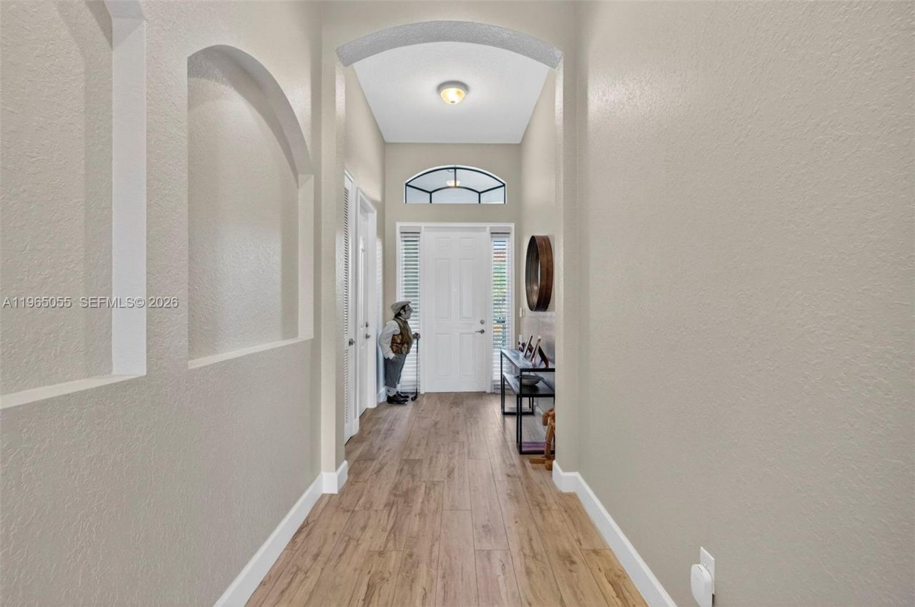 8782 NW 41st St, Cooper City, FL 33024 Photo