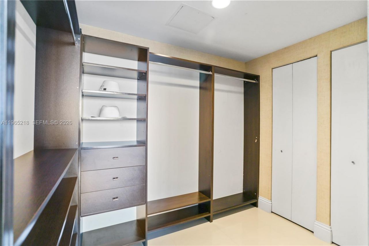 2950 NE 188th St , Unit 404, Aventura, FL 33180 Photo