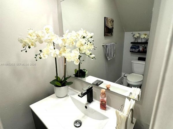 9189 NW 45th St, Sunrise, FL 33351