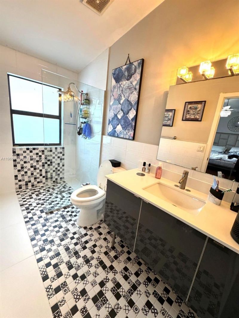 9189 NW 45th St, Sunrise, FL 33351 Photo