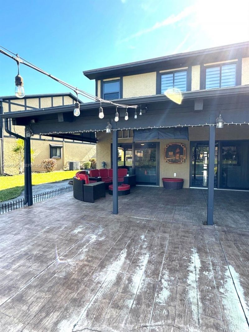 9189 NW 45th St, Sunrise, FL 33351 Photo