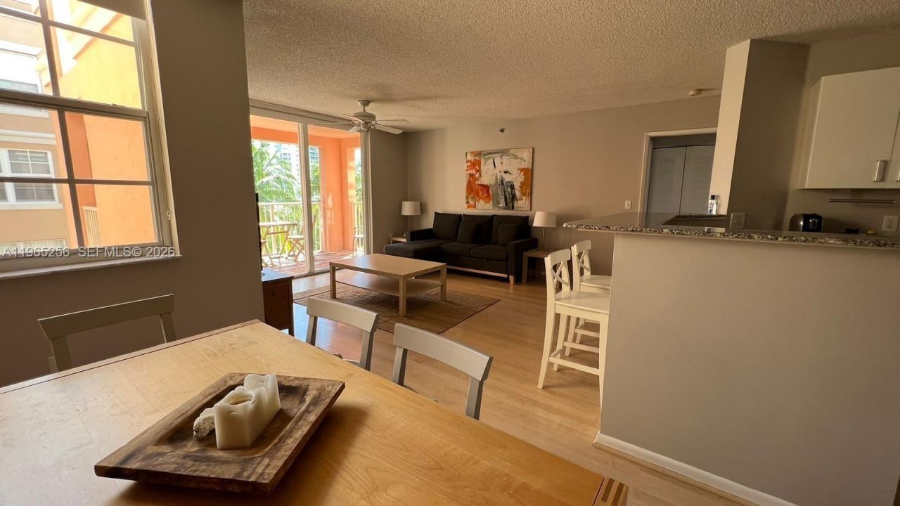 19801 E Country Club Dr, Unit 4504, Aventura, FL 33180 Main Photo