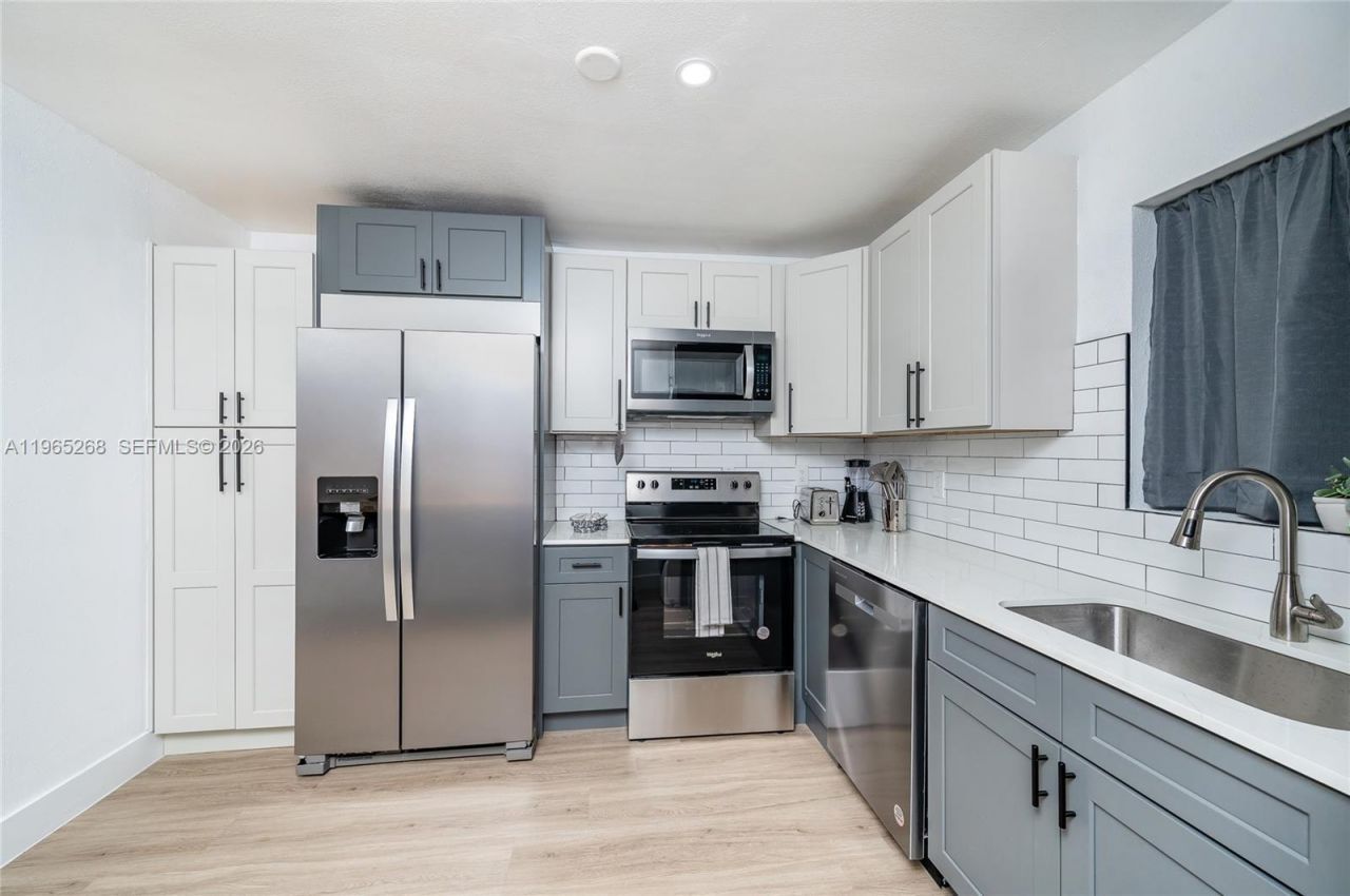 3321 NW 19th Ter , Unit B, Miami, FL 33125 Photo