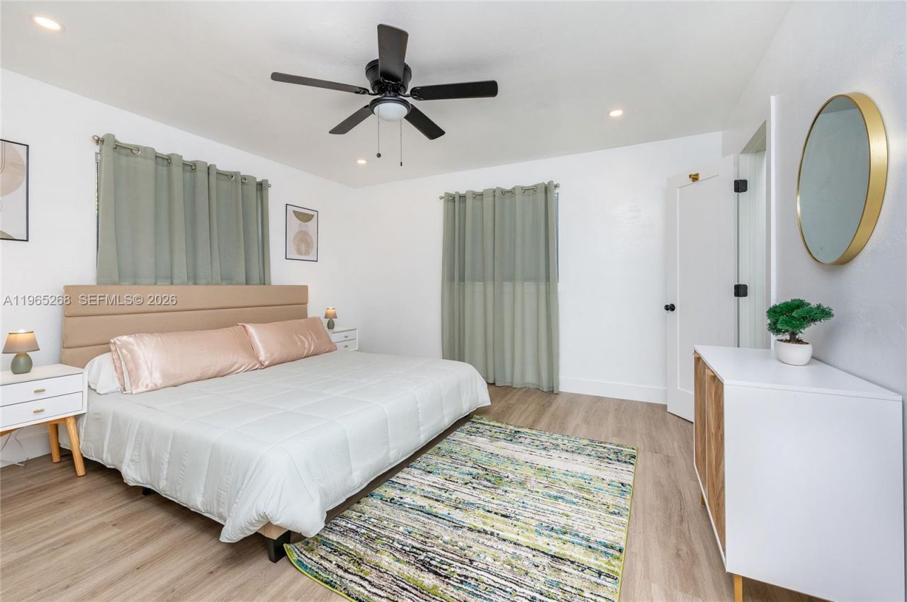 3321 NW 19th Ter , Unit B, Miami, FL 33125 Photo