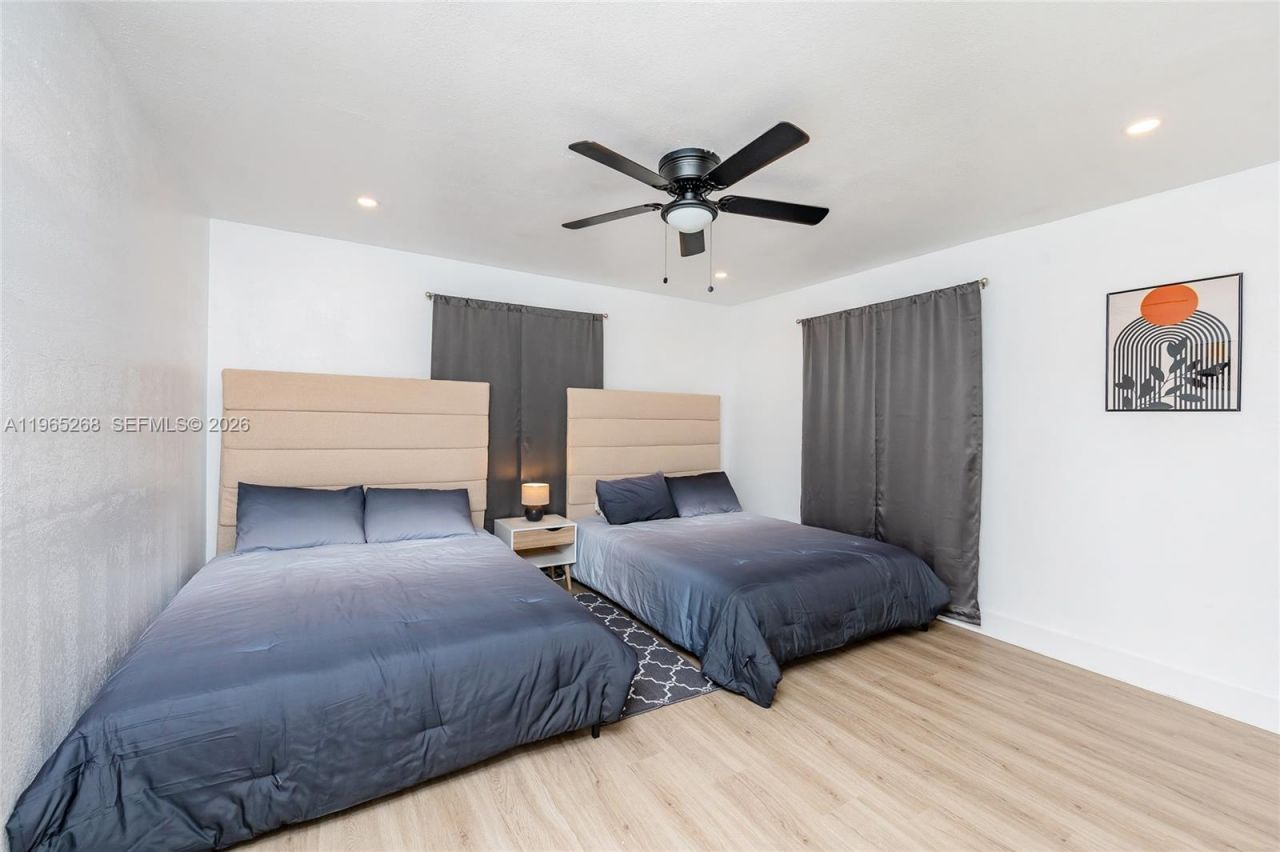 3321 NW 19th Ter , Unit B, Miami, FL 33125 Photo