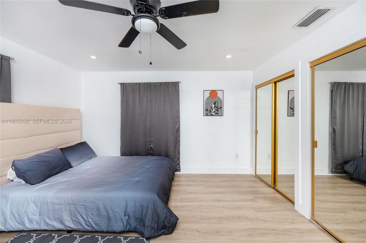 3321 NW 19th Ter , Unit B, Miami, FL 33125 Photo