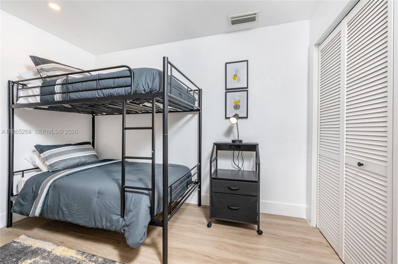 3321 NW 19th Ter , Unit B, Miami, FL 33125 Photo