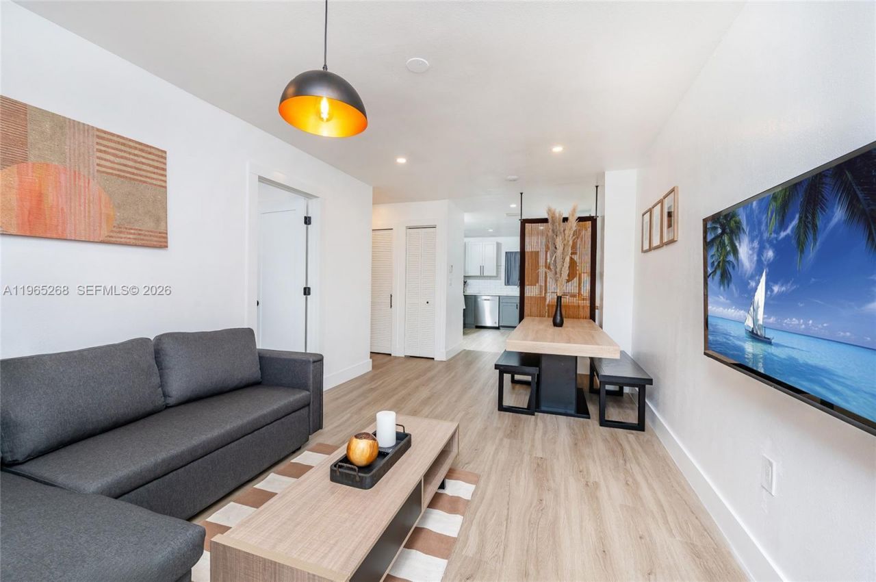 3321 NW 19th Ter , Unit B, Miami, FL 33125 Photo