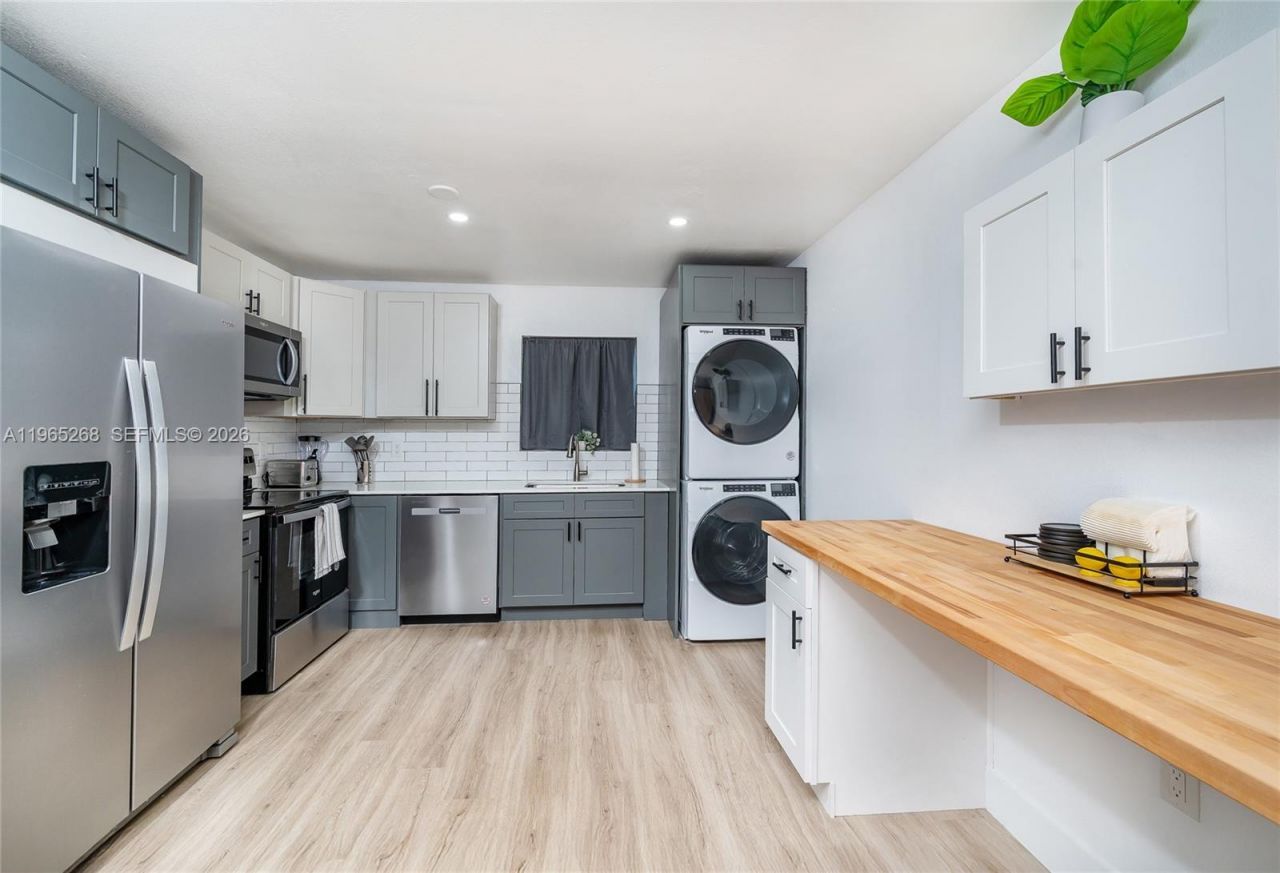 3321 NW 19th Ter , Unit B, Miami, FL 33125 Photo