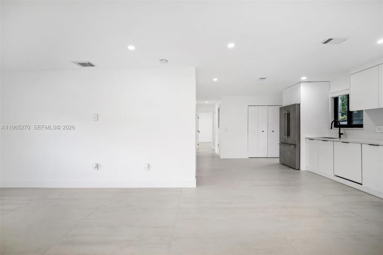 3668 SW 26th St, Miami, FL 33133 Photo