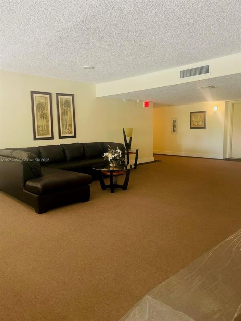 16475 Golf Club Rd, Unit 309, Weston, FL 33326 Photo