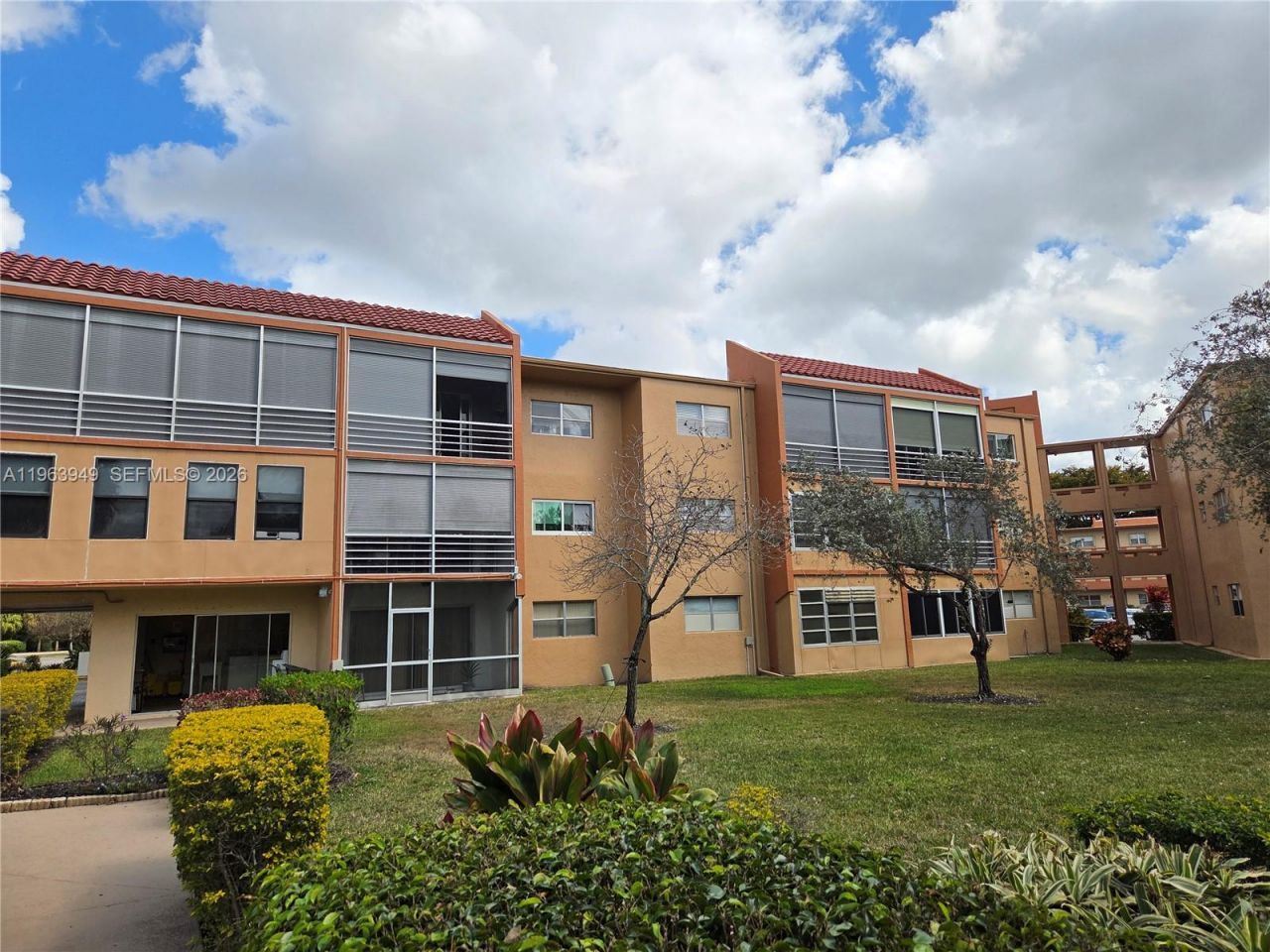 8834 W Mcnab Rd, Unit 201, Tamarac, FL 33321 Photo