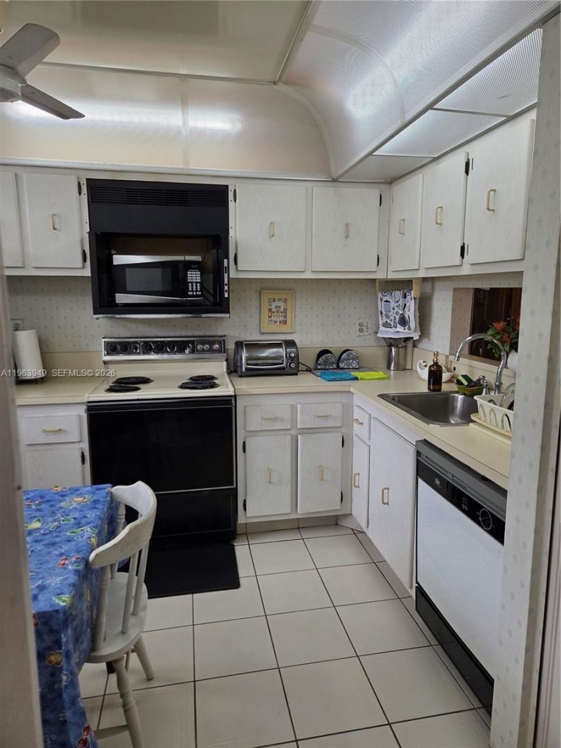 8834 W Mcnab Rd , Unit 201, Tamarac, FL 33321 Photo