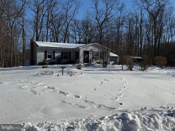 9 HARDY LANE, FLEETWOOD, PA 19522