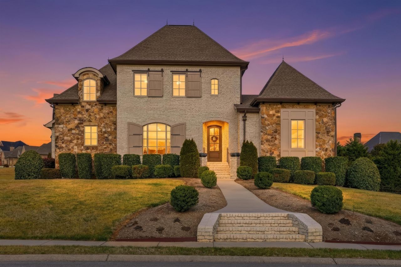 8002 Jonathan Drive, Ooltewah, TN 37363 Main Photo