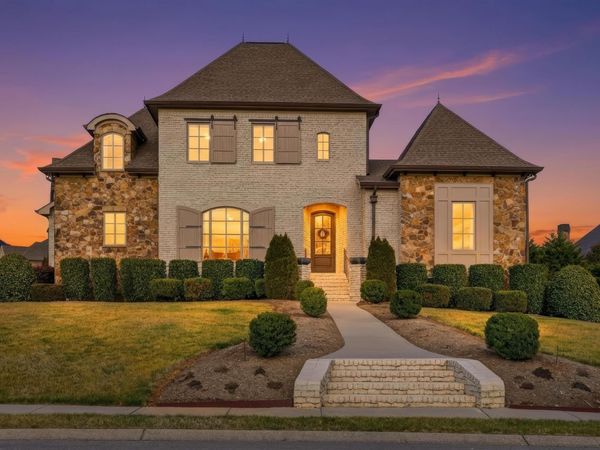 8002 Jonathan Drive, Ooltewah, TN 37363