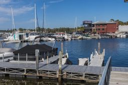 2 Beacon Point Court  photo 4