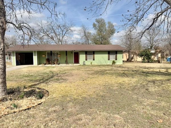 612 Cardinal ST, Elgin, TX 78621