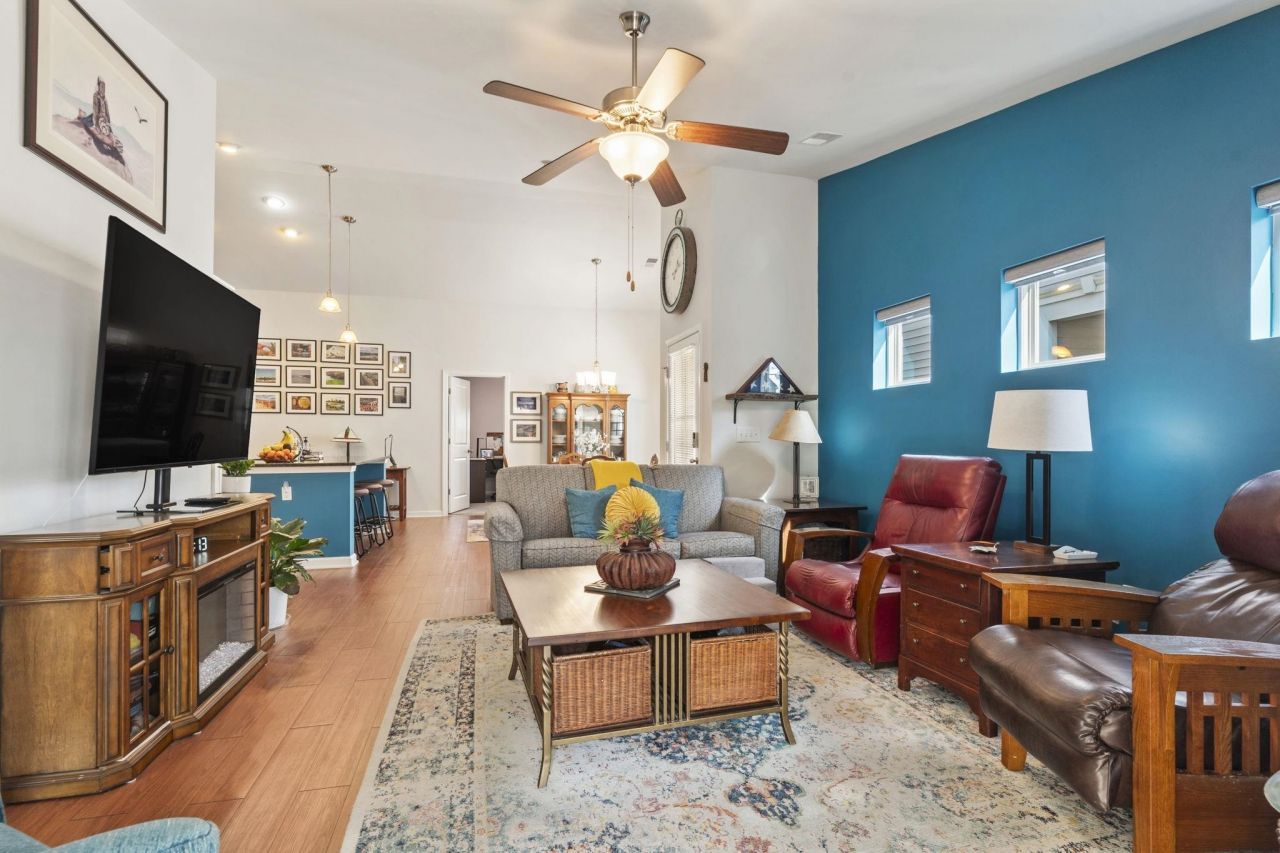 4412 Livorn Loop Photo 4