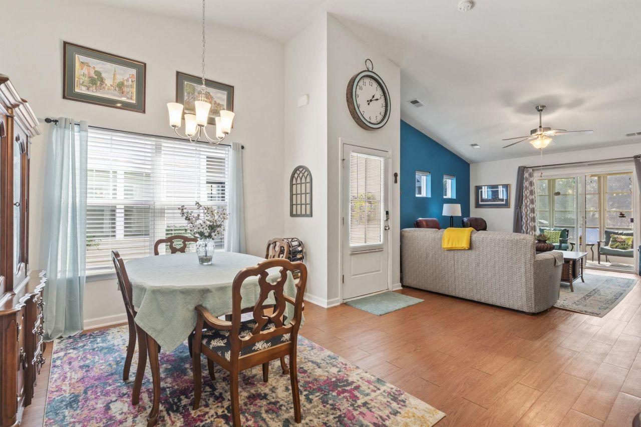 4412 Livorn Loop Photo 6