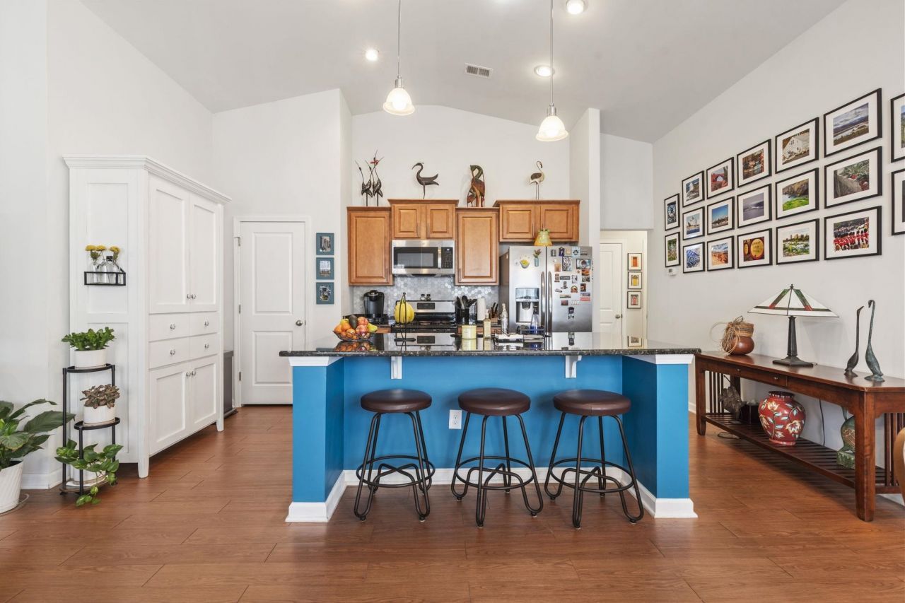 4412 Livorn Loop Photo 7