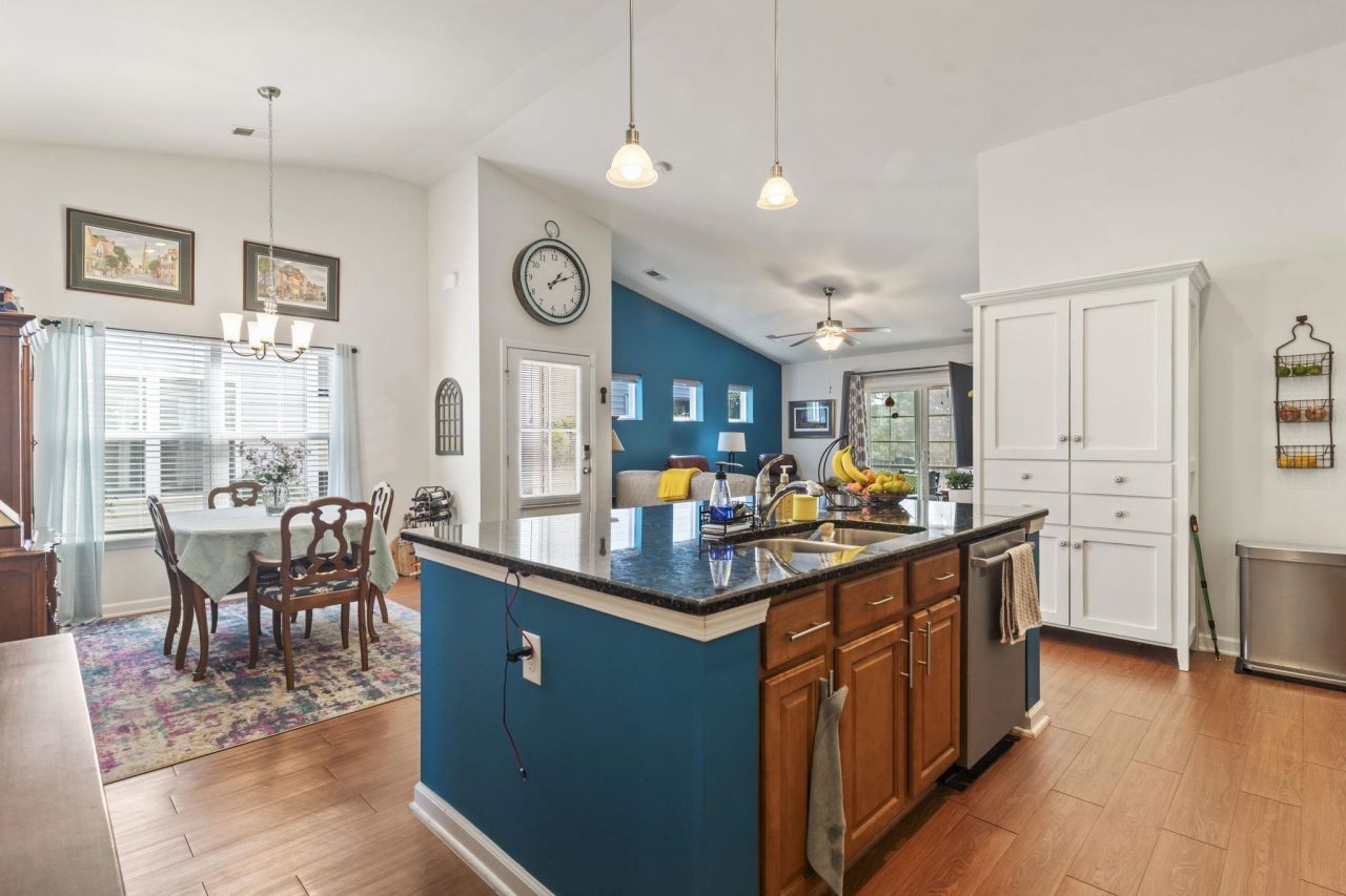 4412 Livorn Loop Photo 8