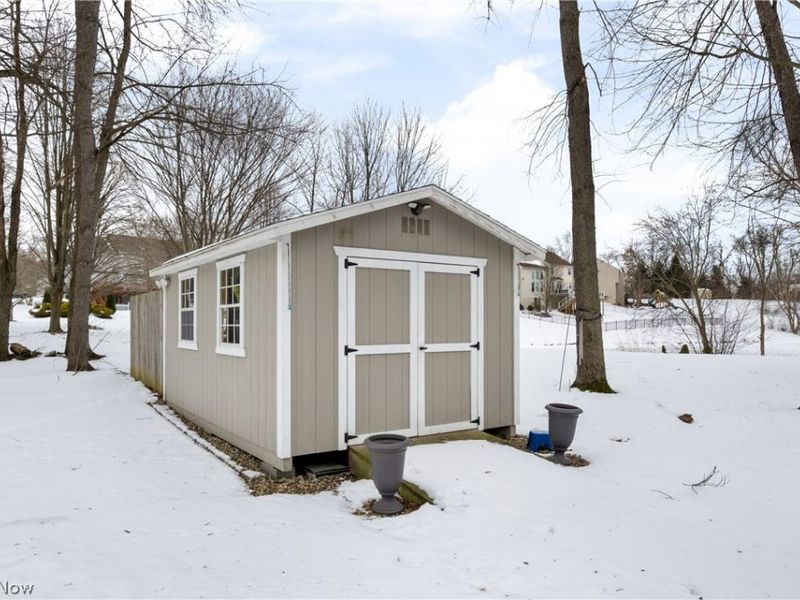 477 Misty Lane, Akron, OH 44321 Photo 35