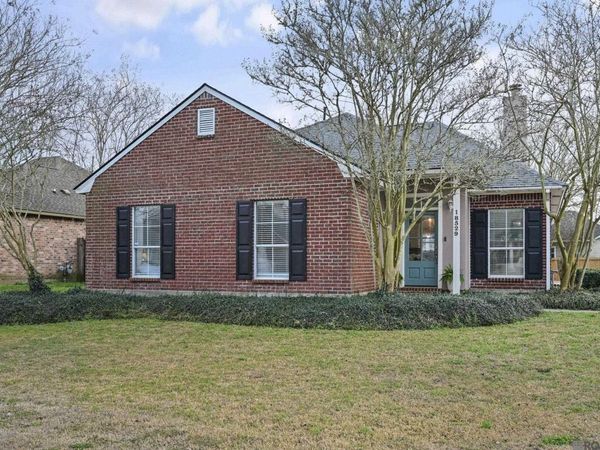 18529 Lake Camellia Ave, Baton Rouge, LA 70817