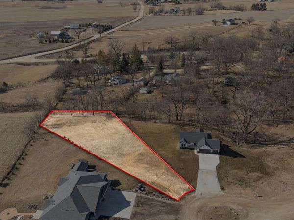 374 Arrowhead Lane , Lisbon, IA 52253