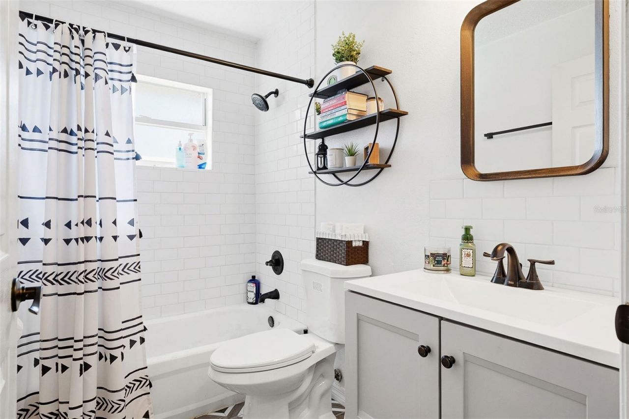 2116 30th Avenue E, Bradenton, FL 34208 Photo