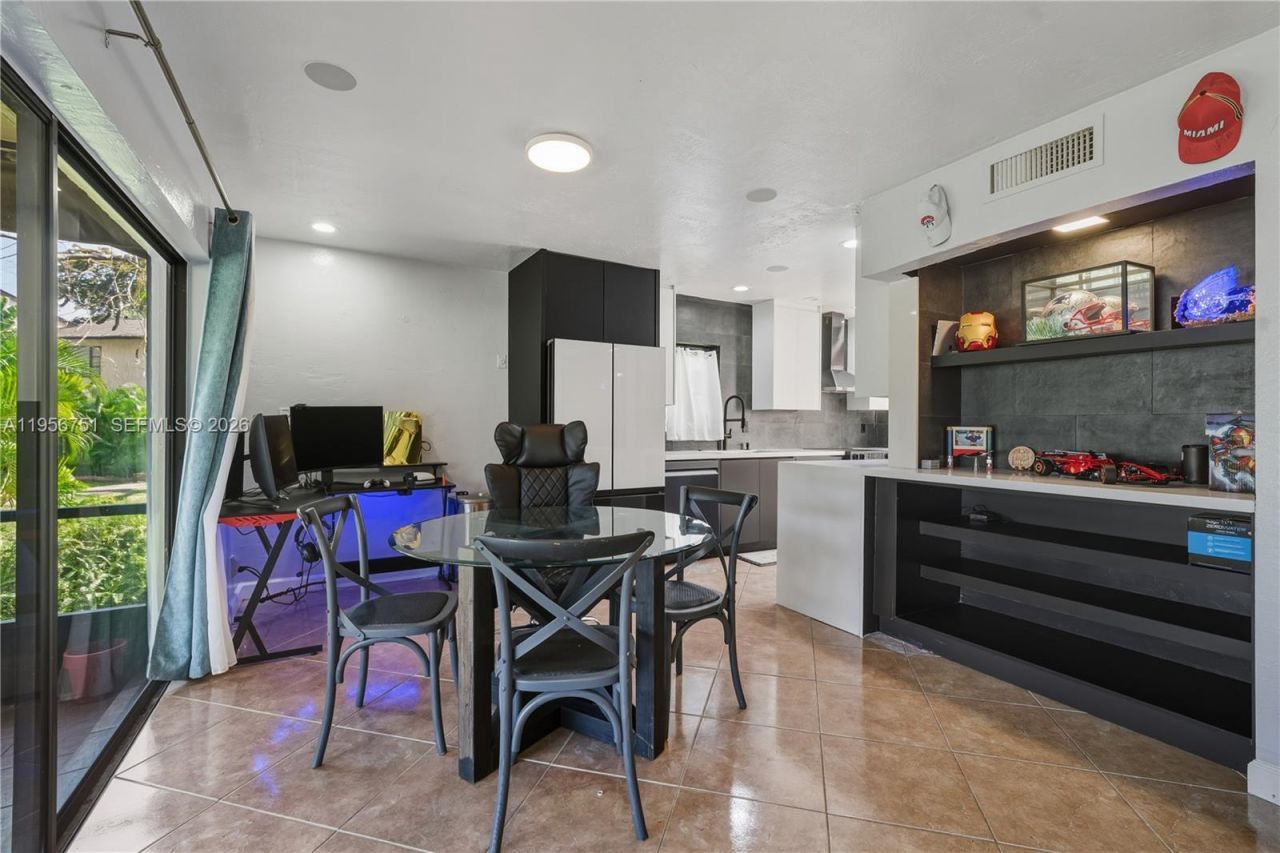 3404 Cherry Garden Cir, Unit 154, Lauderhill, FL 33319 Photo