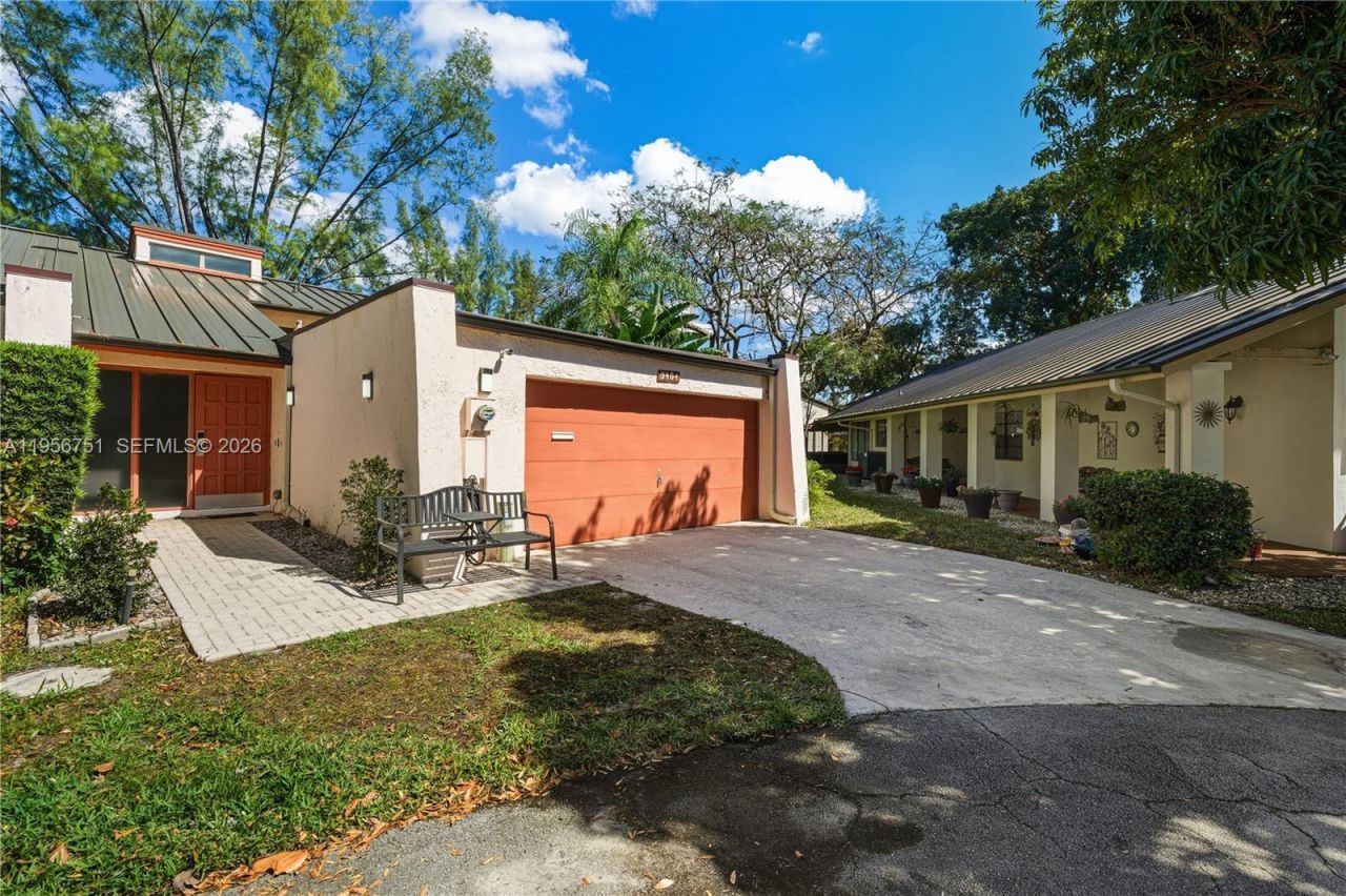 3404 Cherry Garden Cir, Unit 154, Lauderhill, FL 33319 Photo